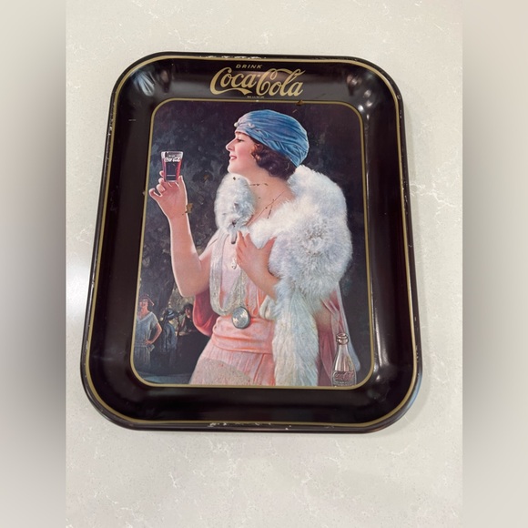 Vintage Coca Cola Metal Serving Tray 1973- (Flapper Woman 1925) - Picture 4 of 6